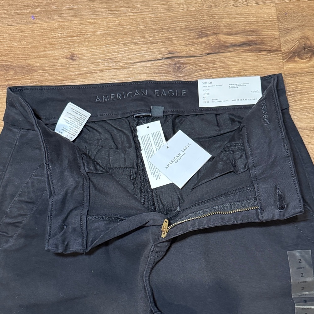 NWT American Eagle Super High Rise Black Straight Leg Pants. Size 2/26 Short - Picture 4 of 6